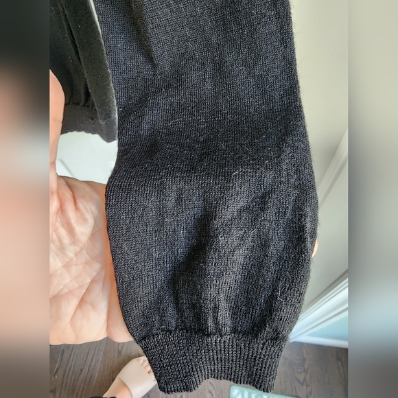 Extra Fine Merino Wool V neck Lightweight Black Pullover XS despite label - Picture 5 of 7